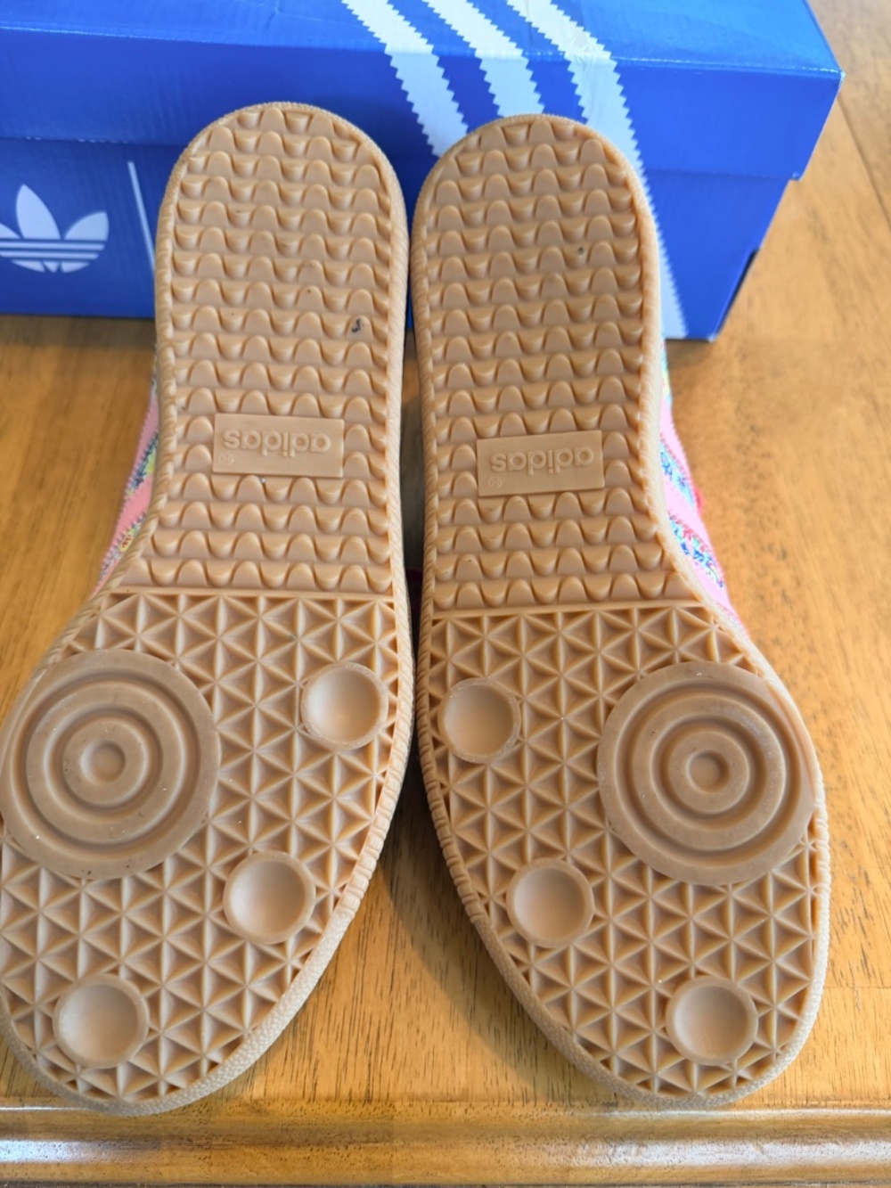 Adidas Liberty London Samba - Picture 2 of 5